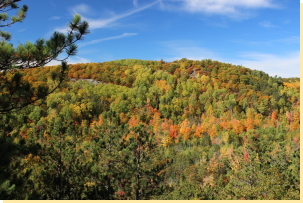 Ramblers Hill & Ramblers Way ledge seen from Maurice's Dream Hill north viewpoint 2016-10-11